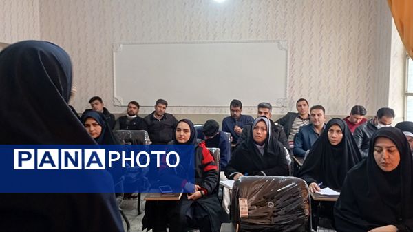 کارگاه آموزشی کمک‌های اولیه سازمان دانش‌آموزی ناحیه 2 کرج 