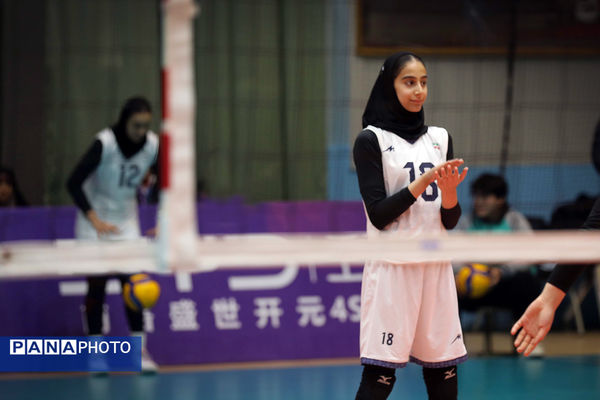 مسابقات دانش آموزی والیبال زیر 15 سال قهرمانی جهان - دختران  (ایران - شیلی)