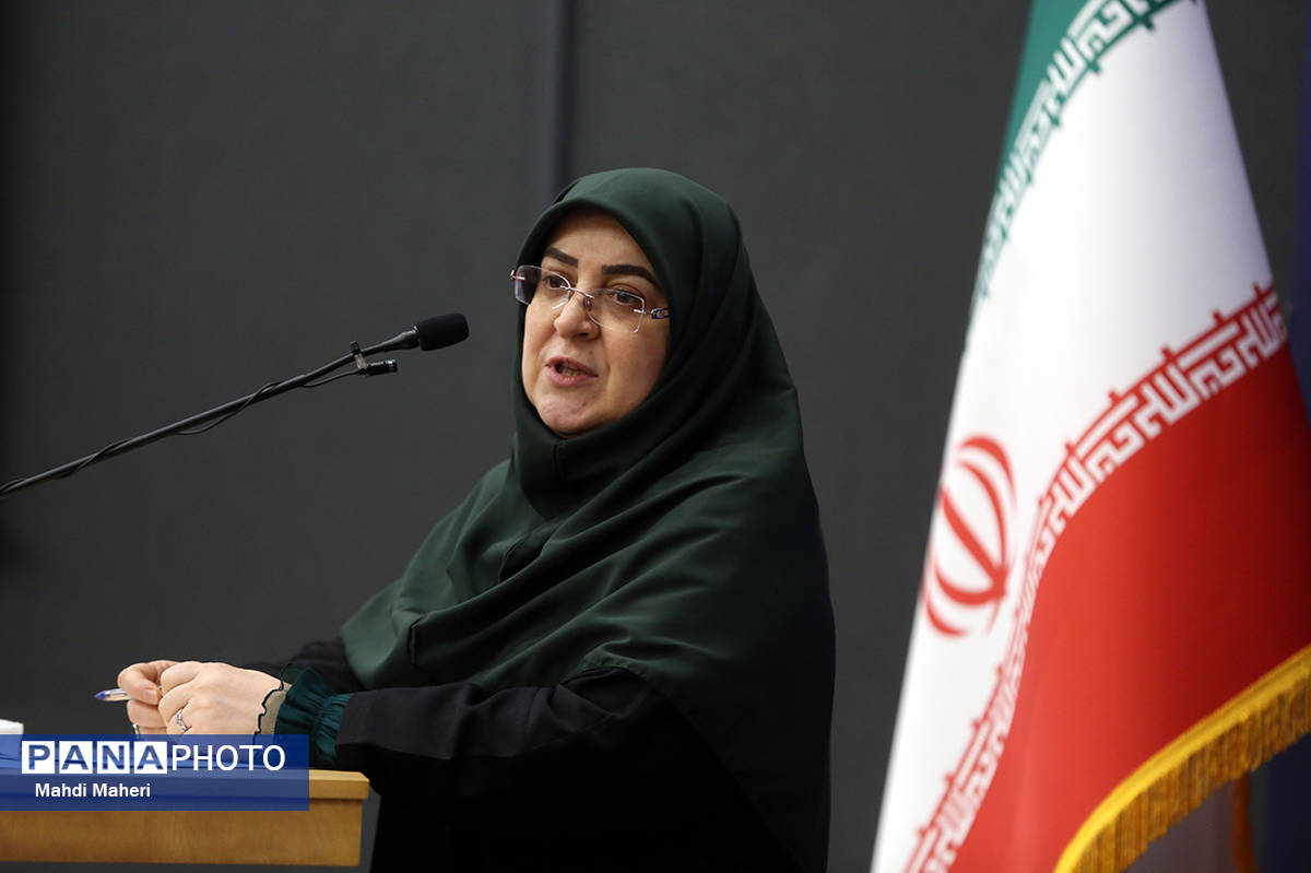 مهاجرانی: رئیس جمهور بر واگذاری اختیارات وزرا به استانداران تاکید دارد