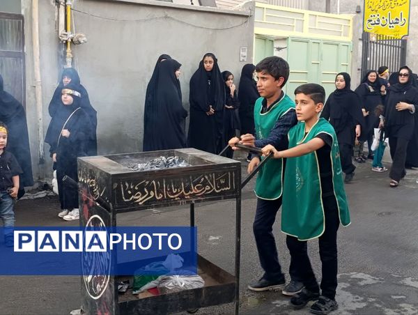 اجتماع بزرگ نوجوانان حسینی در دسته عزای احلی من العسل در کاشان