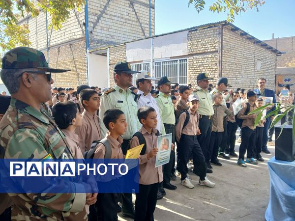 گرامیداشت هفته نیروی انتظامی در مدرسه امید شهرستان خلیل آباد