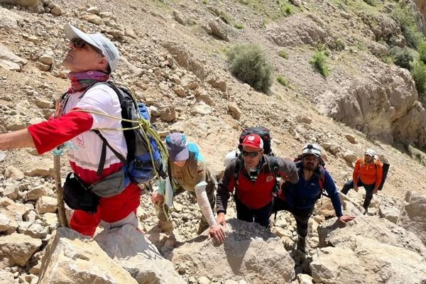 محصوران ارتفاعات در آبشار تنگ زندان رهایی یافتند
