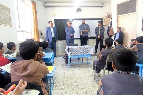 بازدید مسئولین آموزش و پرورش  از دبستان شهید پسندیده فدافن