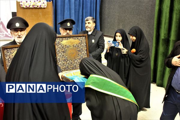 همایش مربیان تربیتی و مشاوران جهادی آموزش و پرورش قم