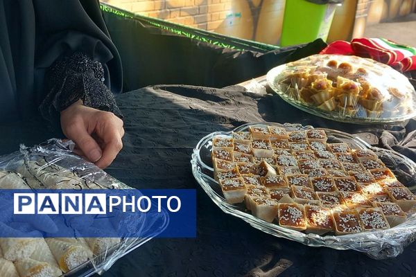 سوگواری فرهنگیان و دانش‌آموزان شهرستان قرچک در مدرسهٔ متوسطه اول بنیاد پانزده خرداد 