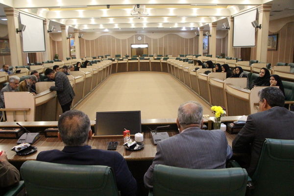 نشست خبری انجمن داروسازان یزد