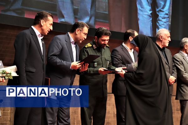 همایش بزرگ تجلیل از معلمان نمونه شهر تهران توسط وزیر آموزش و پرورش