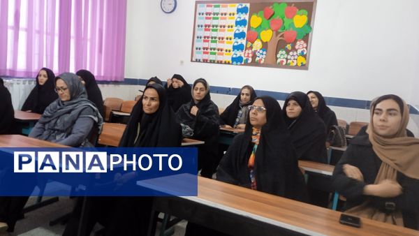 جلسه انجمن اولیا و ارائه کارنامه های هشدار به والدین در مدرسه شهید نجفی فدافن