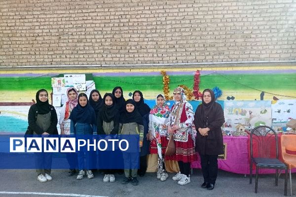 جشنواره ماها در دبستان ربابه هاشمیان یزدی شیروان