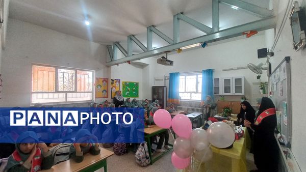 مراسم روز کتاب و کتابخوانی و افتتاح کتابخانه در دبستان شاهد تحقیقی ناحیه ۶