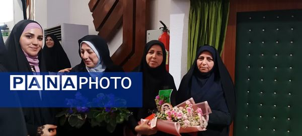 مراسم بزرگداشت مقام معلم و تجلیل از معلمان نمونه در محمودآباد