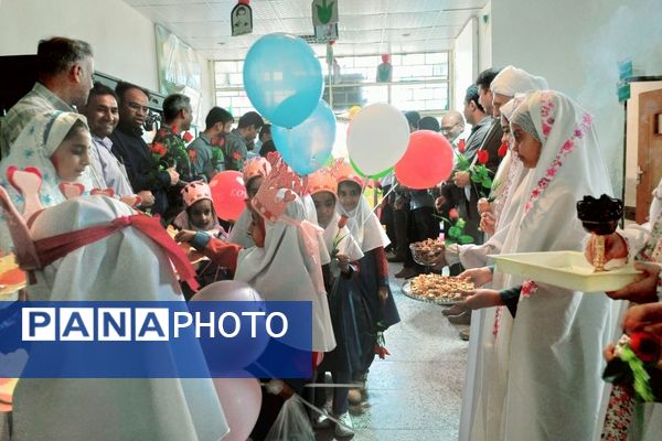 جشن شکوفه‌ها در شهرستان قلعه‌گنج 