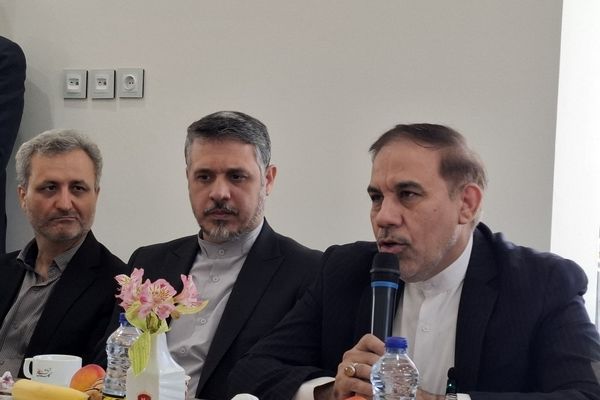 کمک مردمی و خیرین به هموطنانشان موجب انسجام اجتماعی و کاهش بار دولت می شود