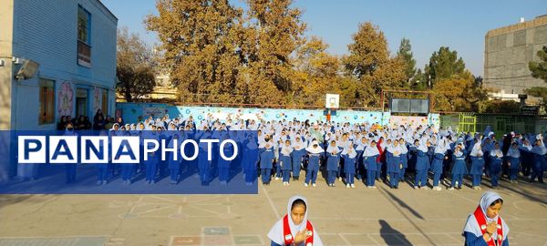 مراسم صبحگاهی در مدرسه دخترانه بنت الهدی صدر۲ 