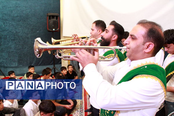 حضور خادمان رضوی در اعتکاف دانش‌آموزی فهرج