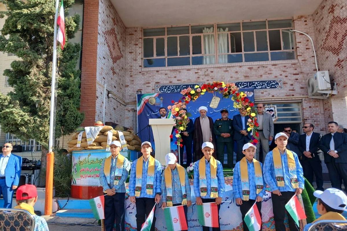بسیاری از مسئولان امروز کشور دانش‌آموزان رزمنده در دفاع مقدس بودند

