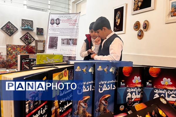برپایی نمایشگاه کتاب در پژوهش‌سرای کاوش کهریزک 