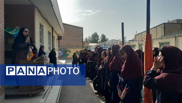 برگزاری‌ مراسم‌‌ روز اول‌ مدارس‌ و هفته‌ دفاع‌مقدس‌ در دبیرستان‌  مخدره‌ مرآتی