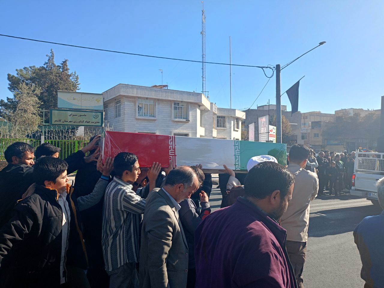 شهید گمنام در کاشمر تشیع شد