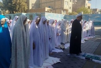 نماز باران در مدرسه پروین اعتصامی طنین‌انداز شد