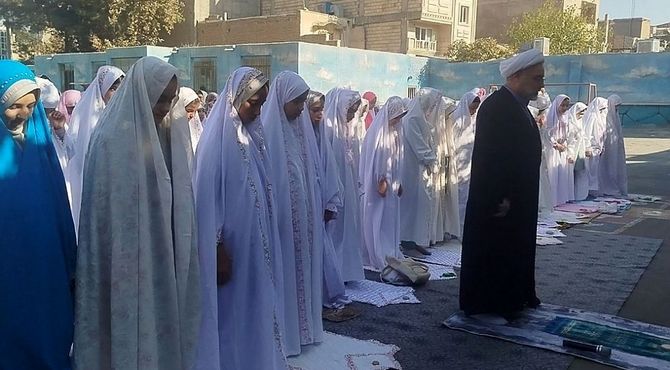 نماز باران در مدرسه پروین اعتصامی طنین‌انداز شد