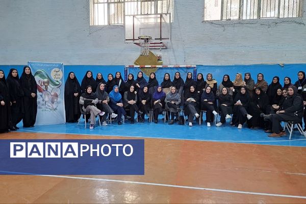 نشاط، رقابت و همدلی در جشنواره ورزشی مدیران مدارس ابتدایی قرچک