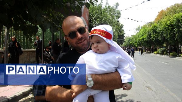 عزاداری عاشورای حسینی به رنگ خون شهیدان در کرج