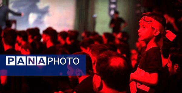 سوگ نوجوانان البرزی در شب علی‌اصغر(ع)؛ ناله‌های بی‌کلام در هیات‌الرضا 