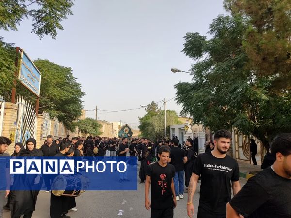 کاروان بزرگ علم گردانی در کاشان
