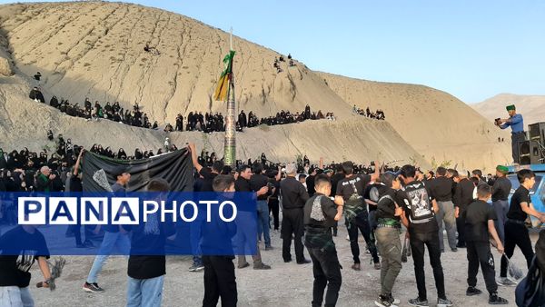 آیین زنجیر زنی و عزاداری روز تاسوعای حسینی