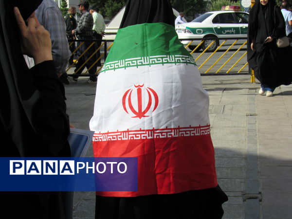 خروش بی‌نظیر سنندج در بدرقه شهید آسمانی رضا بسطامی