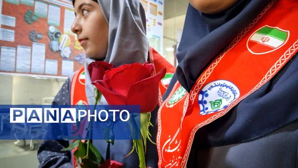 تجلیل دانشآموزان پیشتازان دبستان «دانش و هنر» نظرآباد از پرستاران بیمارستان امام حسن(ع)