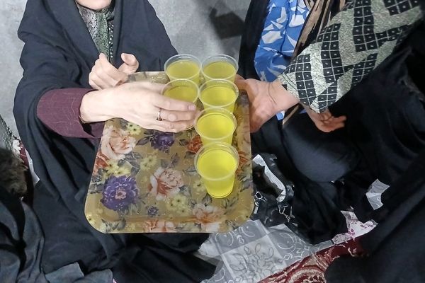 اجتماع زنان روستای مارکده برای نماز استغاثه حضرت زهرا(س)