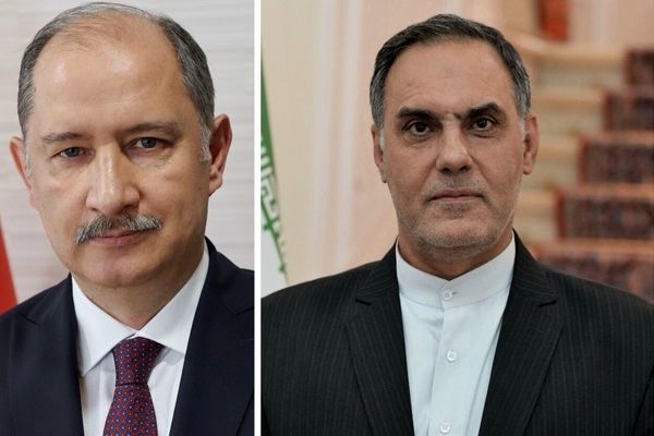 گفت و گوی سفیر کشورمان با معاون کشاورزی ترکیه درباره روند اطفای حریق جنگل‌های الیت