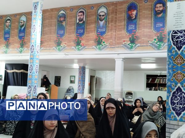 حضور پرشور نوجوانان در اعتکاف دانش‌آموزی مسجد امام سجاد(ع)