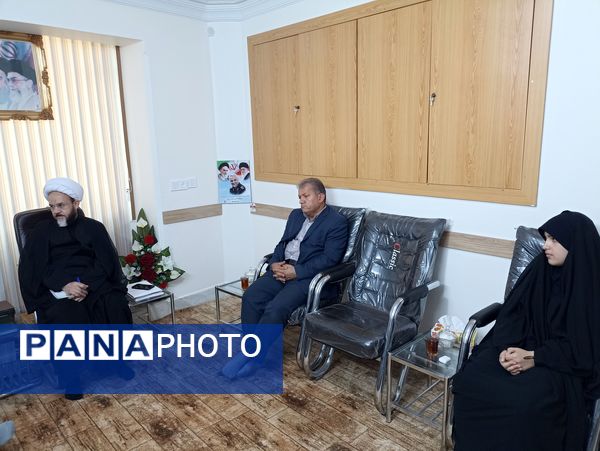 دیدار خبرنگاران شهرستان خلیل‌آباد با امام جمعه شهرستان به‌مناسبت روز خبرنگار
