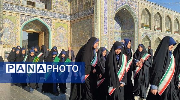 گرامیداشت هفته قرآن ، عترت و نماز در دبیرستان شاهد تکتم 