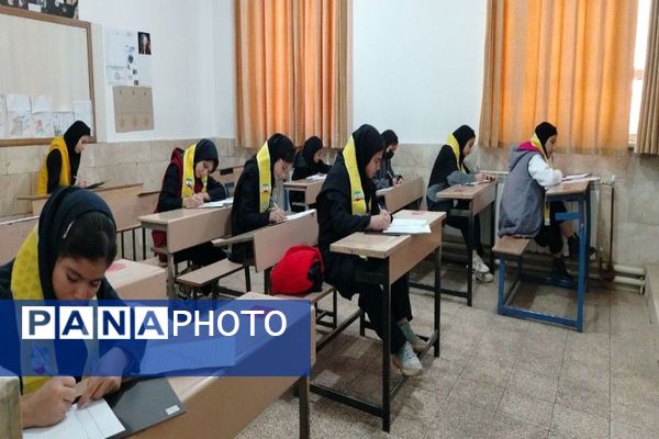  امتحانات ترم اول در دبیرستان دهنوی