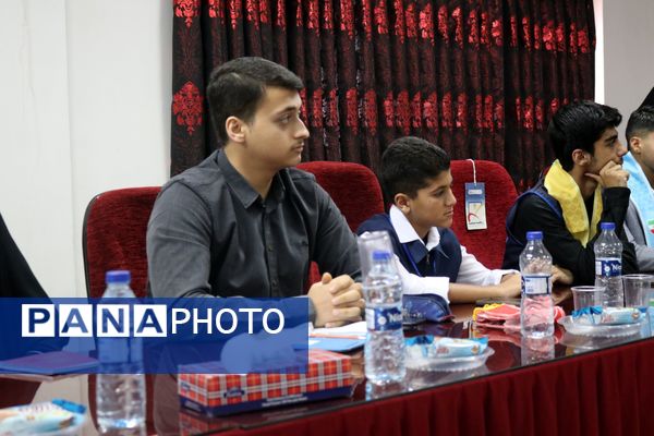 تقدیر از طلایه‌داران آگاهی در مازندران 