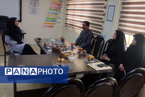 هنرهایی که نفس میکشند؛ با هنرمندی دانش‌آموزان دبستان امید بهارستان‌دو