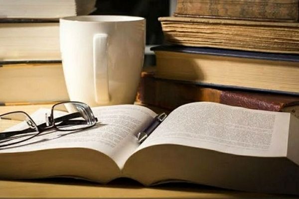 روز کتاب و کتابخوانی، فرصتی برای ترویج فرهنگ مطالعه در جامعه است