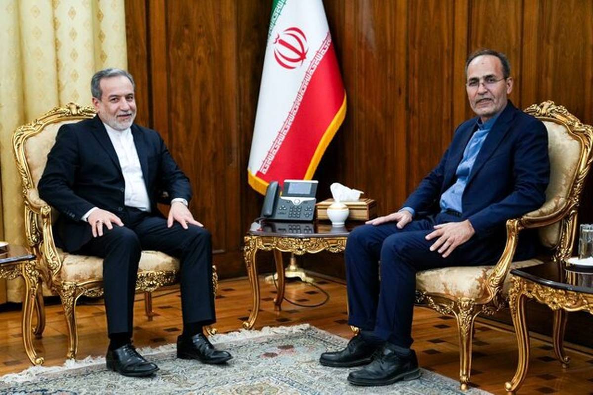 تاکید عراقچی بر ضرورت تقویت مناسبات اقتصادی بین ایران و لیبی