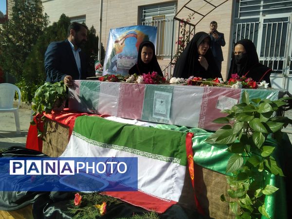 مراسم وداع با شهید گمنام در دبیرستان غیر دولتی شهید صحرایی
