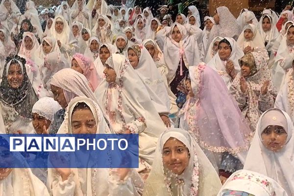 برگزاری جشن ۱۰۰۰ دانش‌آموز دختر روزه اولی در شیراز