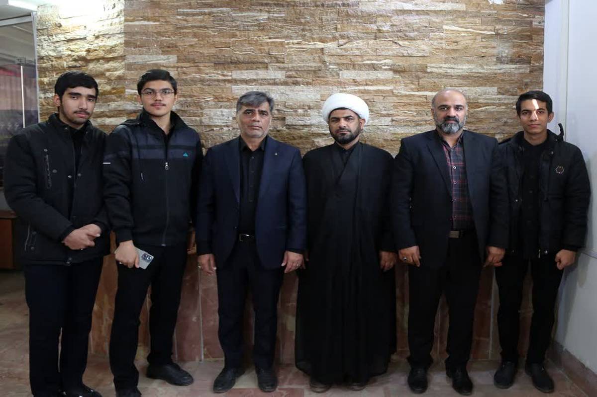 کمک مالی دانش‌آموزان، یک کلاس درس زنده است