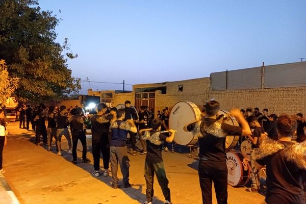 زنجیر زنی عاشقان رضوی در روستای نقاب