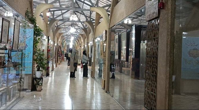نمایشگاه خوشنویسی در بازارچه صنایع دستی شهرکرد برگزار شد
