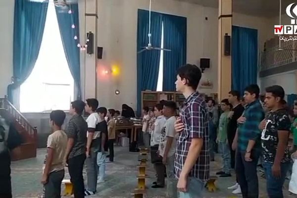 مراسم تجلیل از برگزیدگان قرآن، عترت و نماز در تویسرکان برگزار شد 