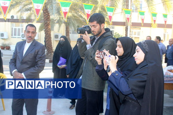 نمایشگاه دانش‌آموزان تراز انقلاب اسلامی استان بوشهر