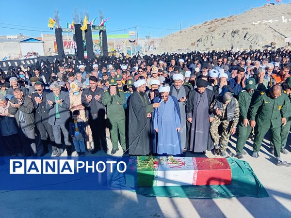 تشییع و تدفین شهید گمنام در شهر غلامان 